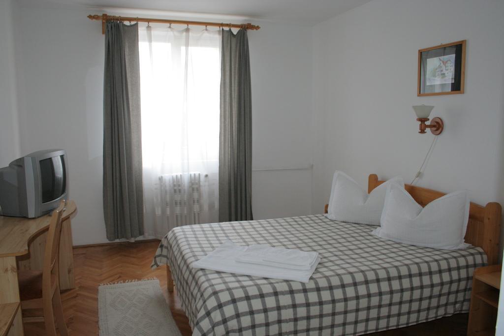 Hotel Merkur Miercurea Ciuc Room photo